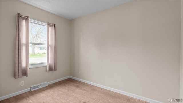 1350 Caravelle Dr, Niagara Falls, NY 14304 - empty room featuring light carpet and baseboards
