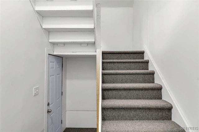 65 Kingsley St, Buffalo, NY 14208 - view of stairs