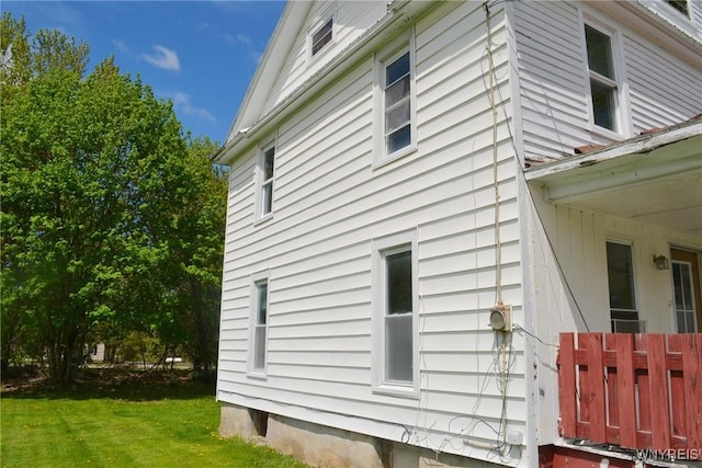 584 E Ave, Shelby, NY 14103 - view of home's exterior with a lawn