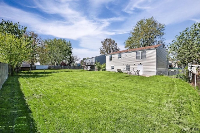 7025 Academy Ln, Lockport-Town, NY 14094 - view of yard