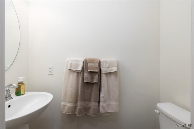 694 Pleasant View Dr, Lancaster, NY 14086 - bathroom with a sink and toilet