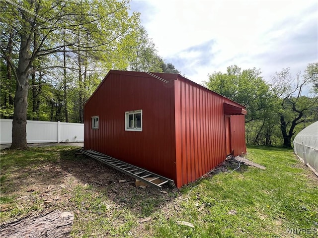 view of outbuilding featuring an outbuilding