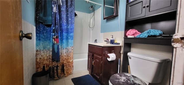 221 Grace St, Syracuse, NY 13204 - bathroom with shower / tub combo with curtain, tile patterned floors, toilet, and vanity