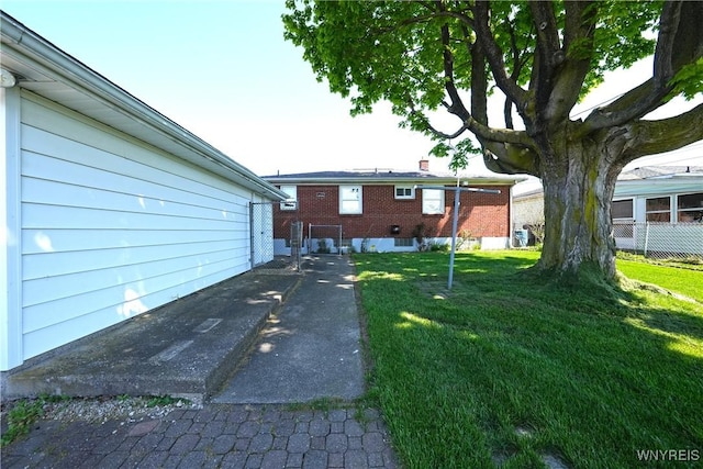 41 Della Dr, Lackawanna, NY 14218 - view of grassy yard