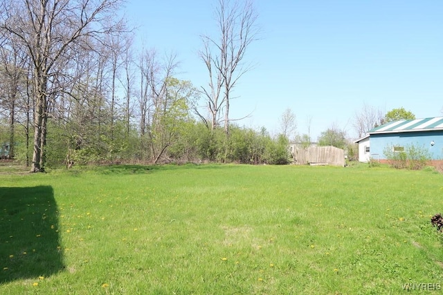 5910 Porter Rd, Niagara, NY 14304 - view of green lawn