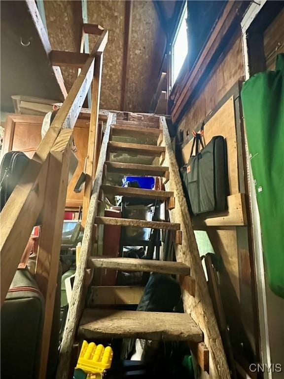 923 Teall Ave, Syracuse, NY 13206 - view of stairway
