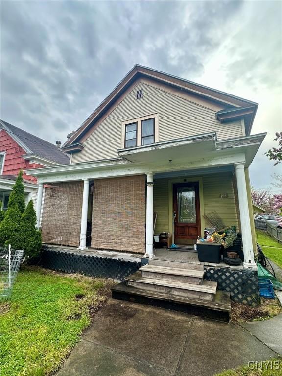 923 Teall Ave, Syracuse, NY 13206 - view of front of house with a porch