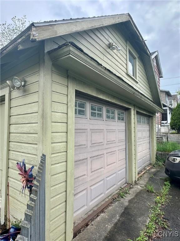 923 Teall Ave, Syracuse, NY 13206 - view of garage