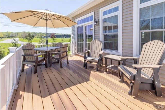 4490 Lauder Ln, Skaneateles, NY 13152 - deck with outdoor dining space