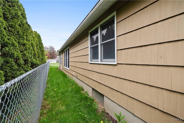 7565 Audrey Dr, Clay, NY 13212 - view of side of home