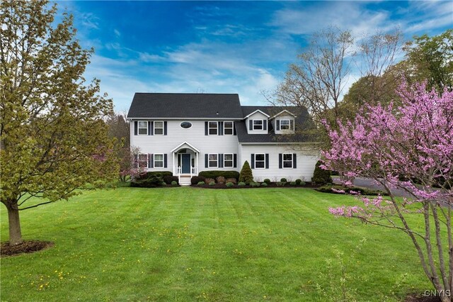 3817 Jordan Rd, Skaneateles, NY 13152 - colonial house with a front lawn