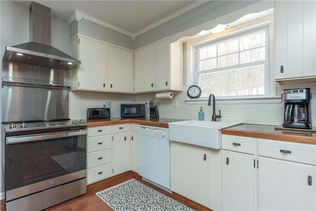 kitchen with dishwasher, stainless steel electric stove, wall chimney exhaust hood, a sink, and crown molding