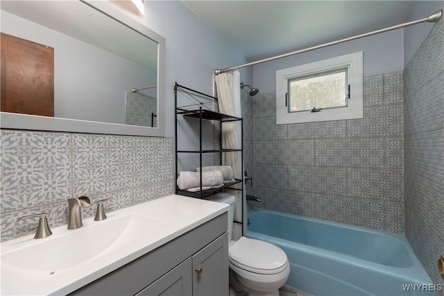 30 Schultz Rd, Orchard Park, NY 14127 - bathroom with shower / tub combo with curtain, toilet, and vanity
