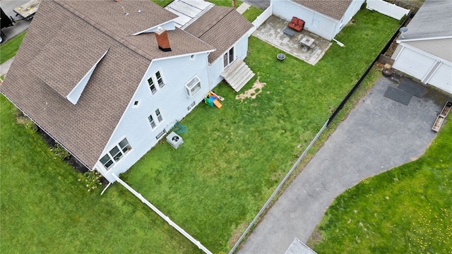 aerial view of property and surrounding area
