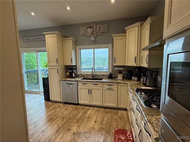 1404 Riverbend Dr, Lysander, NY 13027 - kitchen featuring a sink, stainless steel appliances, healthy amount of natural light, light wood finished floors, and recessed lighting