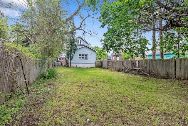 121 Roney Rd, Syracuse, NY 13205 - view of yard
