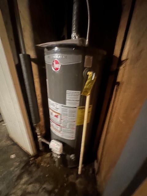 199 Roycroft Dr, Rochester, NY 14621 - utilities with water heater