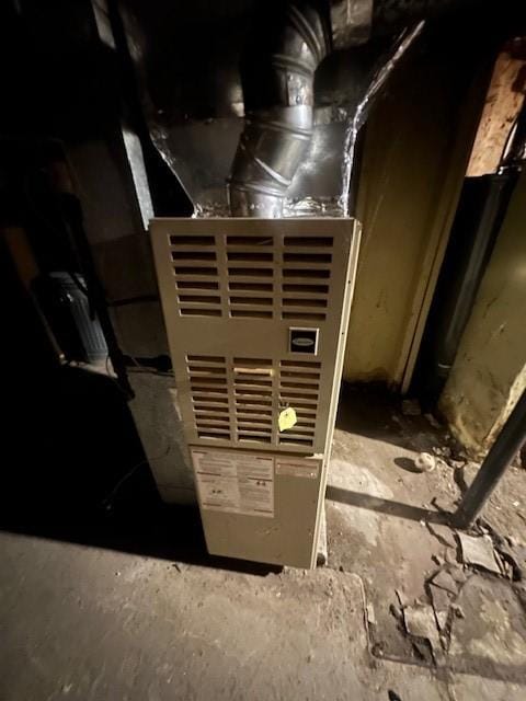 199 Roycroft Dr, Rochester, NY 14621 - utility room featuring heating unit