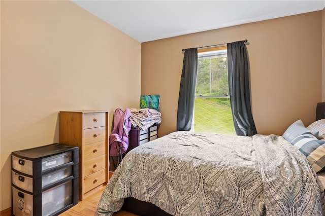 3760 N Creek Rd, Palmyra, NY 14522 - bedroom featuring light wood finished floors