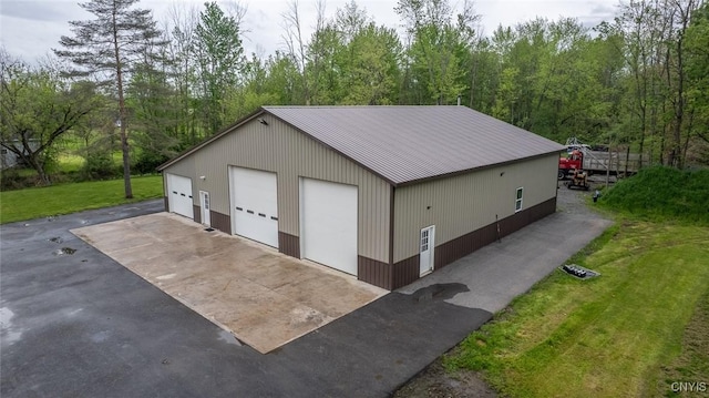 7498 Roberts St, Lenox, NY 13032 - view of detached garage