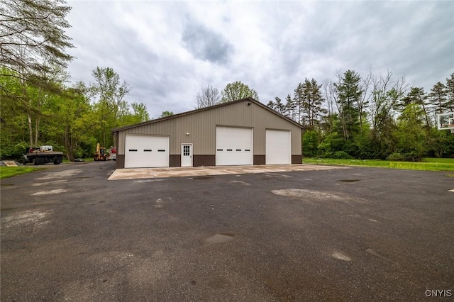 7498 Roberts St, Lenox, NY 13032 - view of detached garage