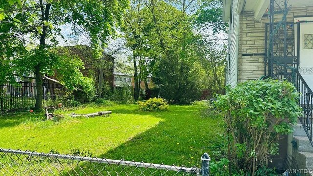 2817 10th St, Niagara Falls, NY 14305 - view of yard