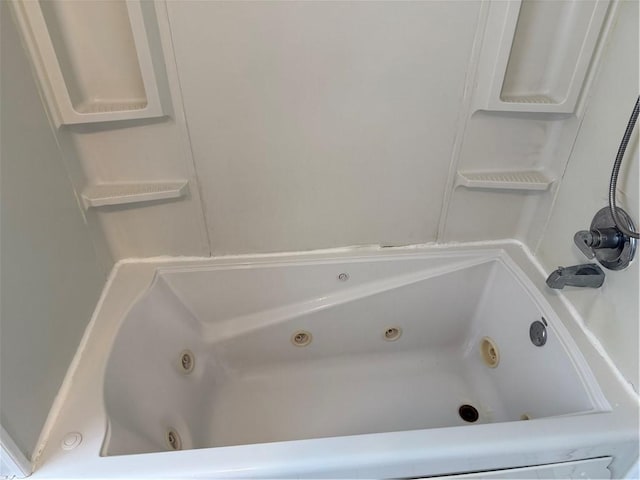 167 Rogers Pkwy, Irondequoit, NY 14617 - full bath featuring a combined bath / shower with jetted tub