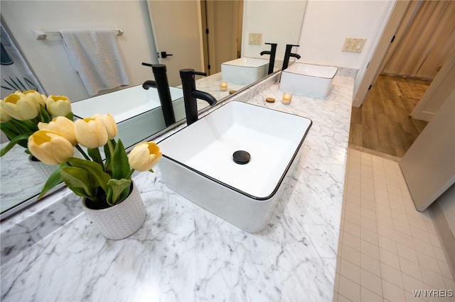 14 Wynngate Ln, Amherst, NY 14221 - bathroom featuring double vanity
