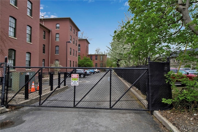 125 Edward St Unit 2G, Buffalo, NY 14201 - gate featuring fence