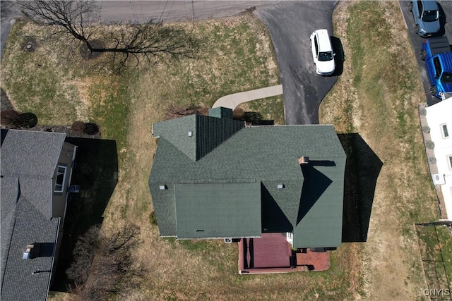 aerial view of property and surrounding area
