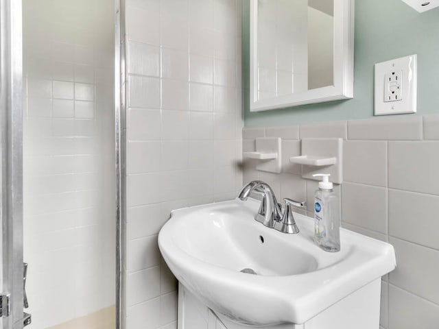 163 Lyncourt Park, Greece, NY 14612 - bathroom with tile walls and a sink