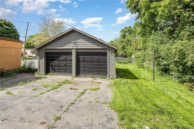 view of detached garage