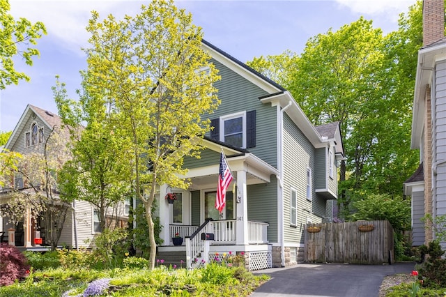 141 Mulberry St, Rochester, NY 14620 - traditional style home with covered porch