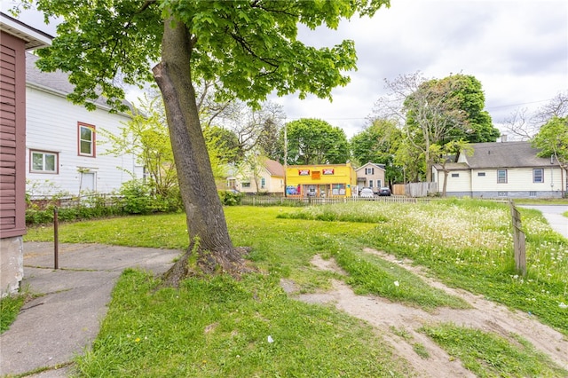 16-20 Cummings St, Rochester, NY 14609 - view of yard featuring fence and a residential view