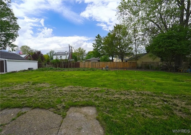 view of yard featuring fence