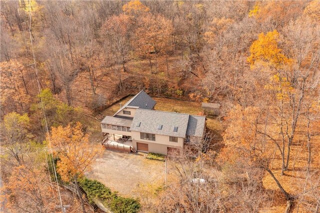 aerial view of property and surrounding area