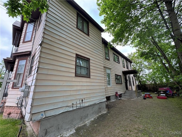 1009 George Pl, Utica, NY 13501 - view of side of home