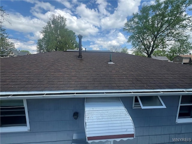 397 Broad St, Tonawanda-City, NY 14150 - exterior view of roof with shingles
