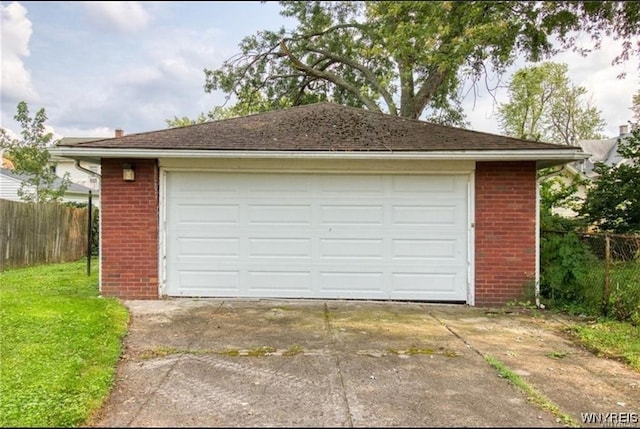 397 Broad St, Tonawanda-City, NY 14150 - detached garage with fence