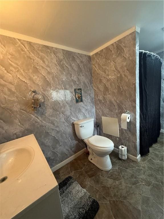 760 Spruce St, Southport, NY 14904 - full bathroom featuring toilet, curtained shower, vanity, and baseboards