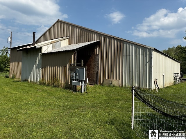 11604 York Rd, Hanover, NY 14136 - view of pole building featuring a lawn