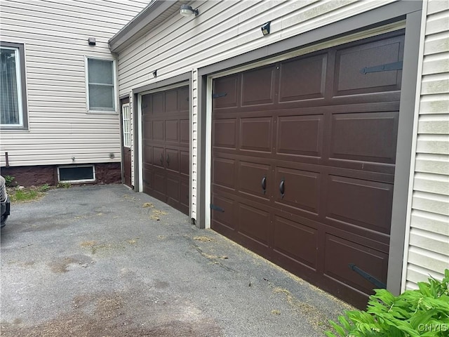 436 Mcgowan Rd, Frankfort, NY 13357 - garage with driveway