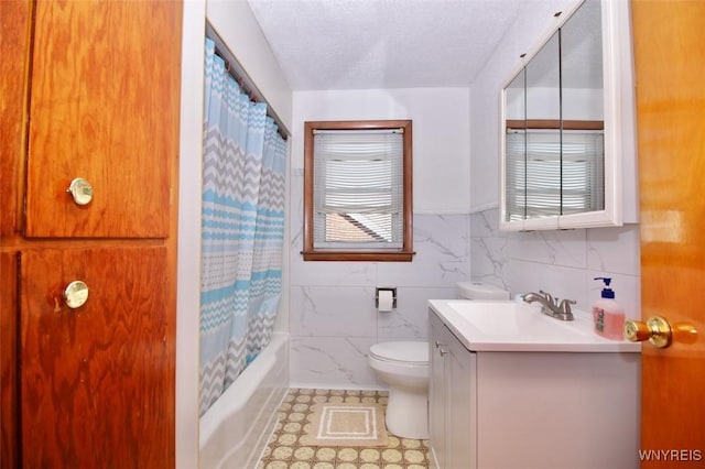 150 Leonard St, Lackawanna, NY 14218 - full bath featuring vanity, toilet, tile walls, shower / bath combination with curtain, and tile patterned flooring