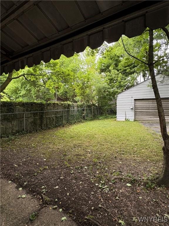 68 Decker St, Buffalo, NY 14215 - view of yard with an outdoor structure