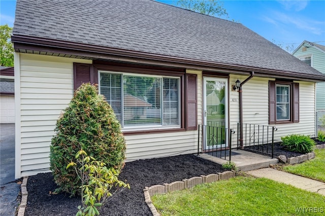 4233 Crescent Dr, Niagara Falls, NY 14305 - view of front of home featuring a shingled roof