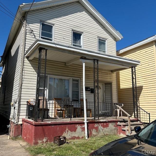 view of front of home featuring a porch