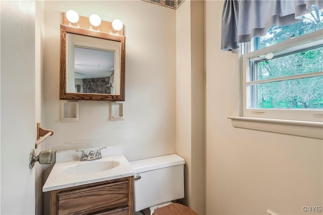 18 Court Knolle, New Hartford, NY 13413 - bathroom with vanity and toilet