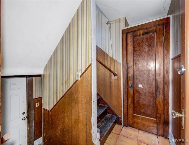 27 E End Ave, Cheektowaga, NY 14225 - stairway with wallpapered walls