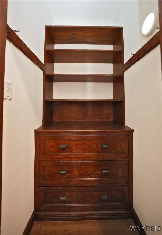 249 E St, Buffalo, NY 14207 - view of spacious closet
