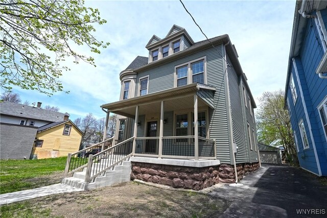 249 E St, Buffalo, NY 14207 - view of front facade with covered porch